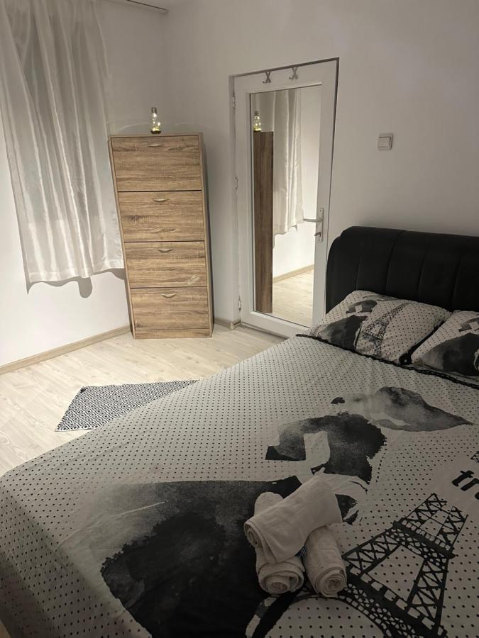 בוקרשט Apartamnet Regim Hotelier מראה חיצוני תמונה